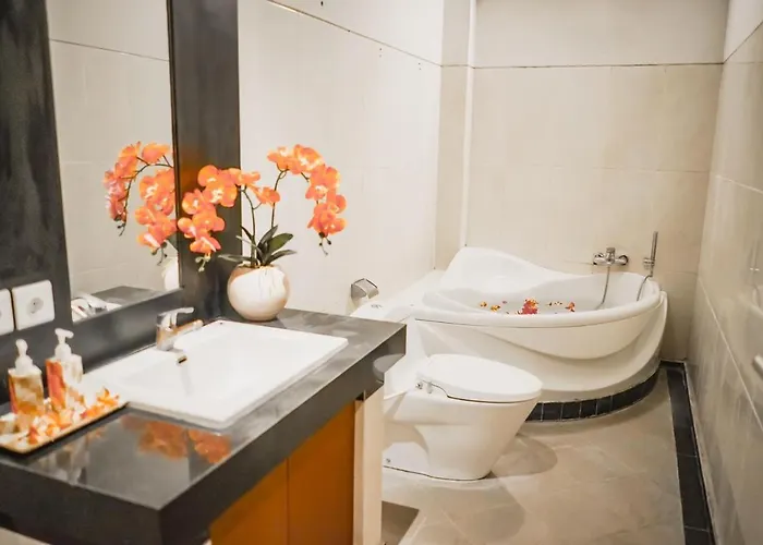 E Luxury Seminyak By Innapps ホテル ケロボカン